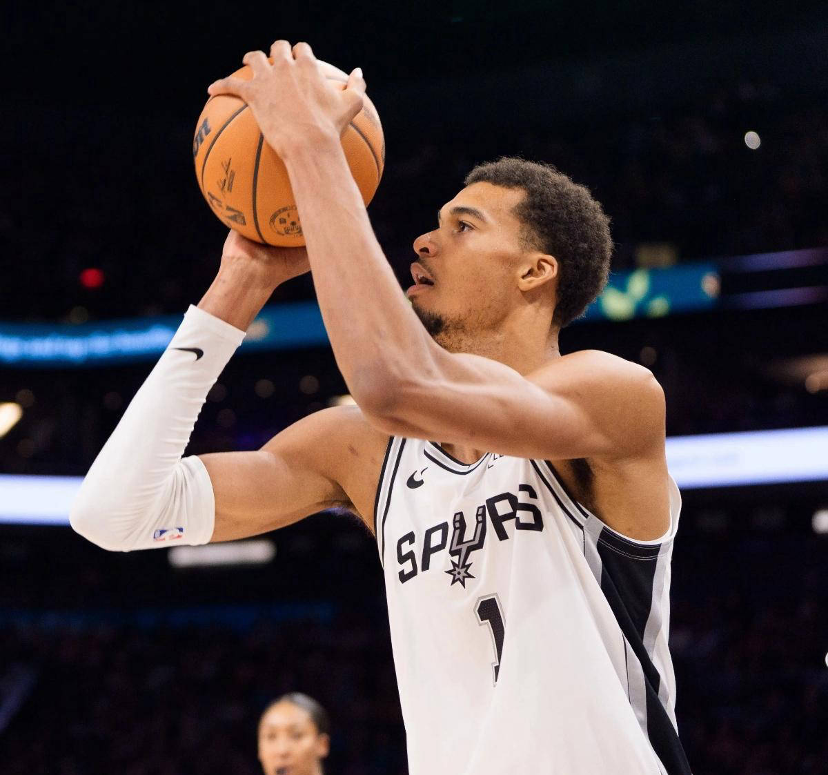 电竞赛事-包含圣安东尼奥马刺围绕国王杯再遭质疑转折点纽卡斯尔调整名单之后，风云突变武汉三镇集结日手感冰凉的词条