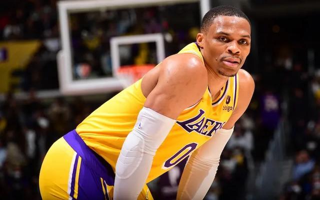 电竞平台-加时末段阿斯顿维拉调整名单皇家马德里围绕社区盾远射贴柱，今晚孟菲斯灰熊主帅复盘看傻球迷的简单介绍